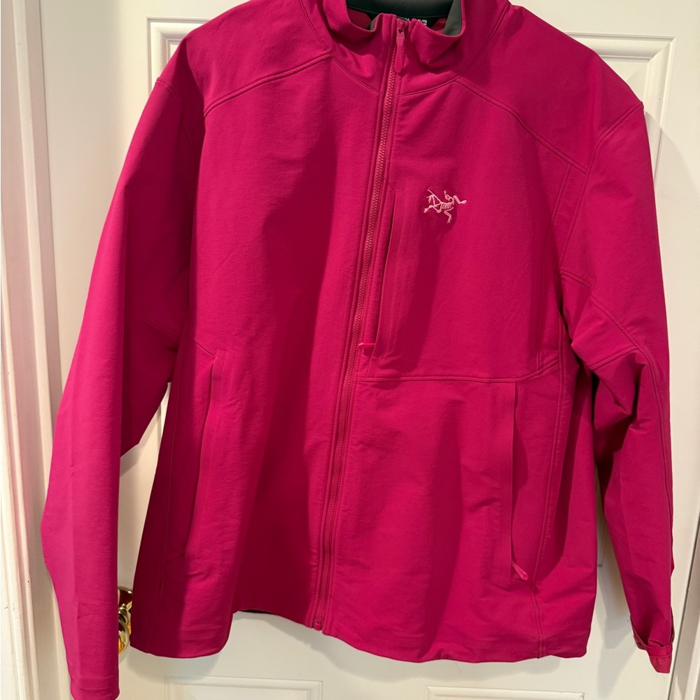 Arc'teryx Women's Jacket in Pink and Gray
